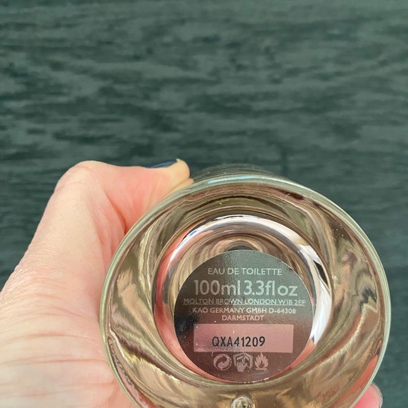 Molton Brown Fiery Pink Pepper Eau de Toilette - Unisex scent - Picture 3 of 5